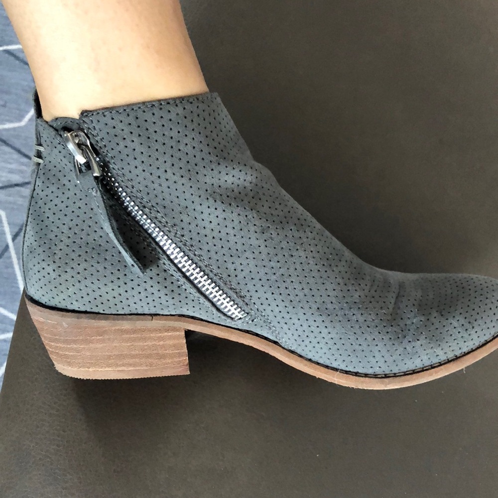 Dolce vita 8 gray suede booties. Size 7